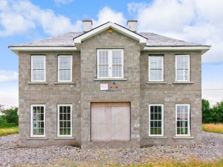 THREE-STOREY VILLA FOR RENT 368M2