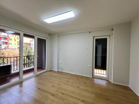 Rent, Apartment 1+1 "Pazari i Ri" Tirana.