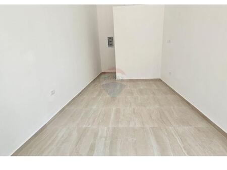 Shop for rent in Komuna Parisit