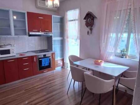 Shitet apartament 2+1 ne Myslym Shyr, rr Sami Frasheri