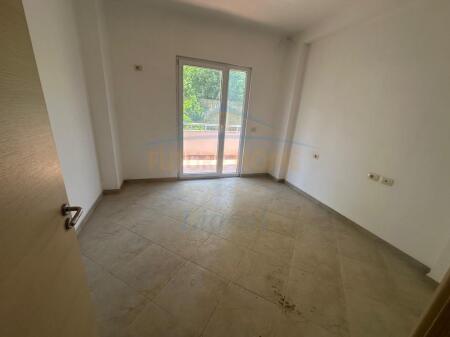 Shitet, Apartament 2+1, Ali Demi, Tiranë.