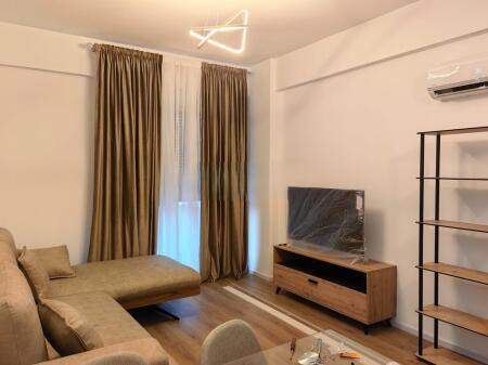 JAPIM ME QIRA APARTAMENT 1+1 + POST PARKIMI TEK REZIDENCA OXA 62 m²
