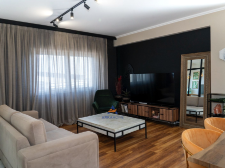 SHITET APARTAMENT 2+1+BALLKON TE LIQENI ARTIFICIAL.