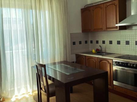 Appartamento 1+1 con balcone adattato a 2+1 presso Globe