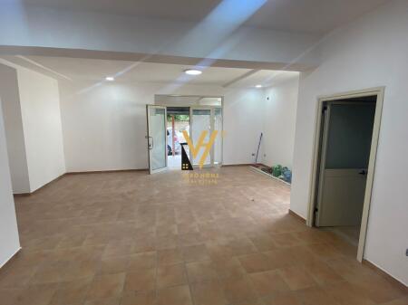NEGOZIO DI 80 M2 IN AFFITTO A VASIL SHANTO