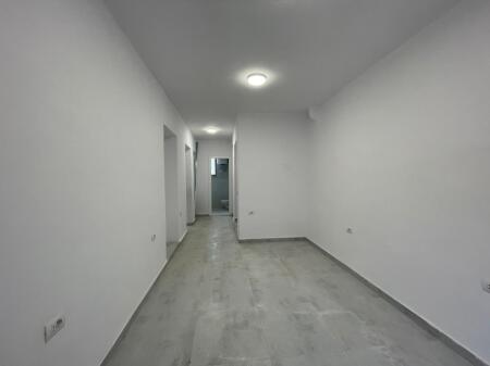 For sale Shop 69 m2 STADIUMI DINAMO