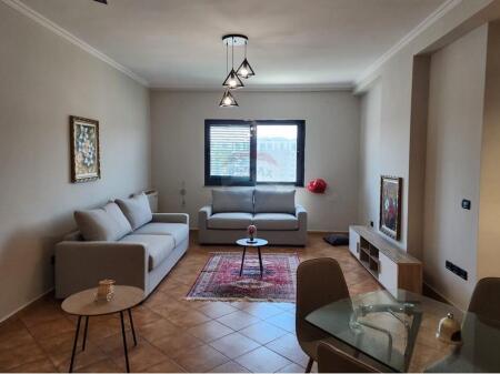 !Apartament 2+1 për Qira te Rruga e Kavajës!