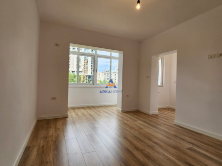 FOR SALE STUDIO "POST OFFICE, CENTER"