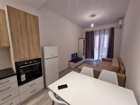 Apartament 1+1 ne Mangalem, Ali Demi