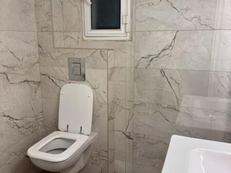 Zyre me qera tek Mize Peza (ID BZ2635) Tirane.