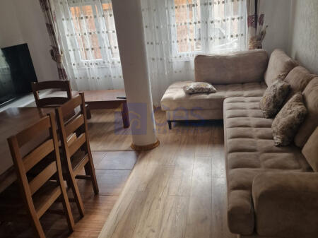 Apartament 2+1 për qira në 5 Maj.