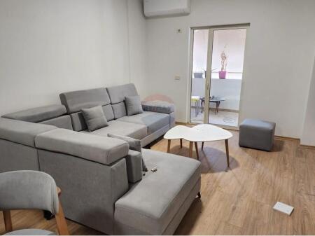 Apartament 2+1+2 me qira Zogu i Zi Logosi