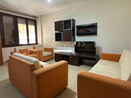 JEPET ME QIRA DUPLEX 1+1 TEK LULISHTJA E KOMUNES SE PARISIT