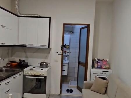 APARTAMENT ME QERA 1+1 RRUGA E BARRIKADAVE