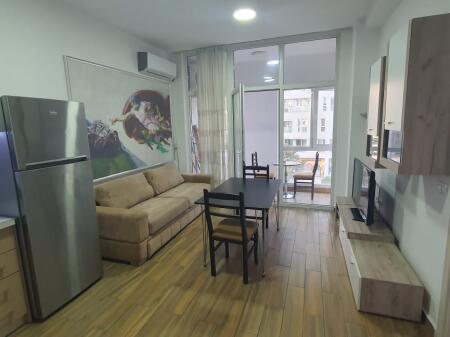 🏢Komuna e Parisit, Kompleksi Kika 2, affittasi appartamento, 1+1, arredato.