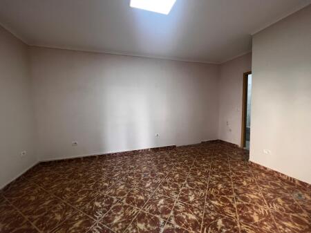 Qira Ambient Biznesi "Rr.Elbasanit" - Tiranë.
