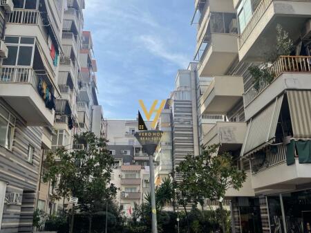 SHITET APARTAMENT 2+1 NE XHAMLLIK, TE KOLOMBO
