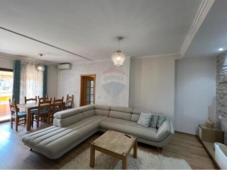 Apartament 2+1, Pallati me Shigjeta