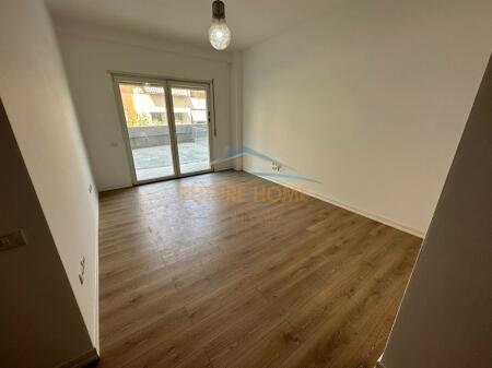 Shitje, Apartament 2+1+2+verande, Komuna e Parisit, Tirane.