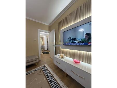 SHITET APARTAMENT 1+1 NE PORCELAN (MBRAPA U.E.T)