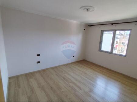 Duplex in vendita presso il vecchio mercato elettrico
