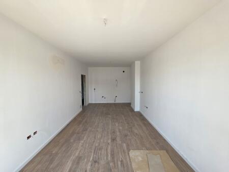 Stacioni i Trenit Shitet Apartament 1+1