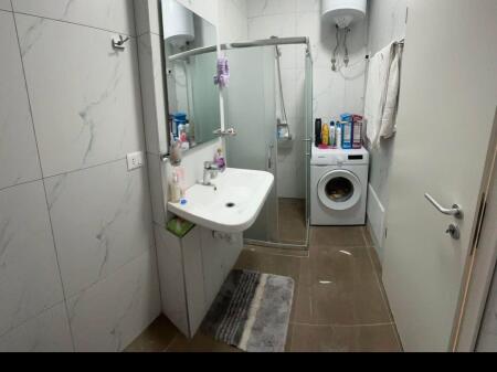 Apartament 1+1 për qera tek kompleksi pran 21 dhjetorit.