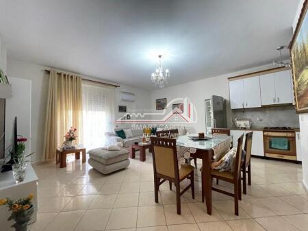 APARTAMENTI 2+1 ME QIRA NE AFERSI TE PORTIT - VLORE!!