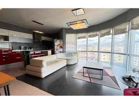 2+1 apartment for rent at Komuna e Parisit!