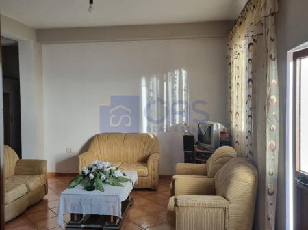 In affitto il 2° piano di una villa 1+1 a Misto Mame, Tirana