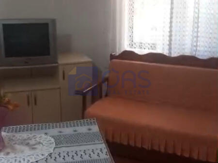 Një pjesë e një vile private 1+1 jepet me qera pranë fabrikës së miellit, Tiranë.