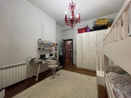 Jepet apartament 2+1 me qira ne qender te Tiranes!