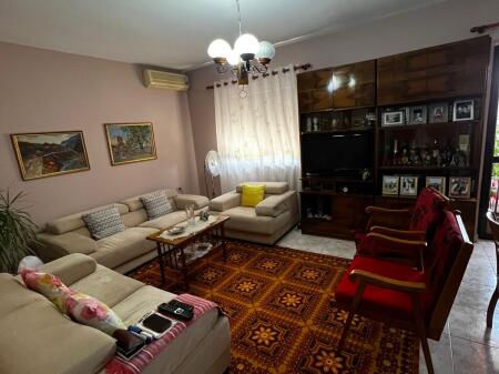 Apartament 1+1 për shitje në Qendër.