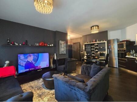Apartament 2+1 në shitje te Libri Universitar!