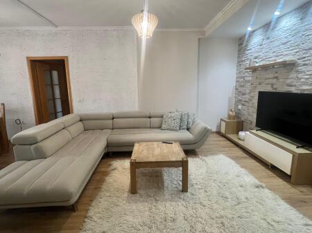 APARTAMENT 2+1+GARDEROBE - PËRBALLË KOMPLEKSIT DELIJORGJI