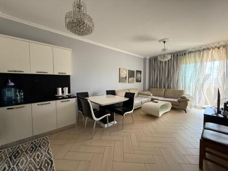 Apartament 2+1 me Qira ne Unaze te Re, Astir!