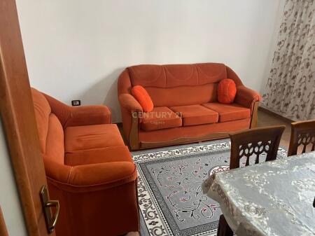 qira pranë Bulevardit pranë ish stacionit të trenit