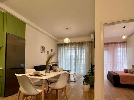 APARTAMENT ME QERA 1+1, TEK KOMPLEKSI KONTAKT