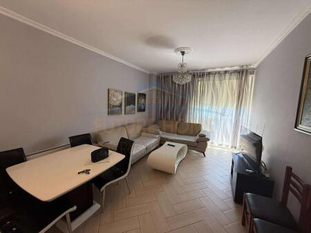 Qera, Apartament 2+1+2, Unaza e Re, Tiranë.