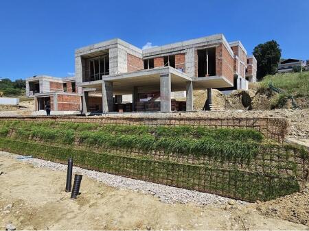 For sale a super Villa by the lake of Farka!