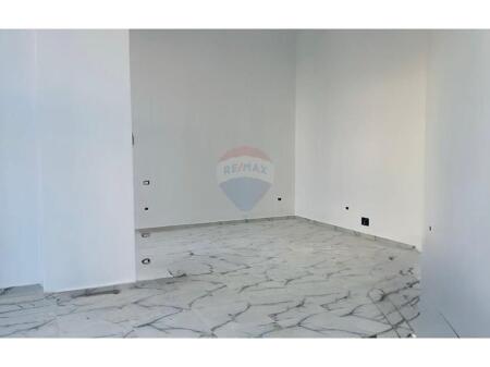 Ambient komercial për qira në Vasil Shanto