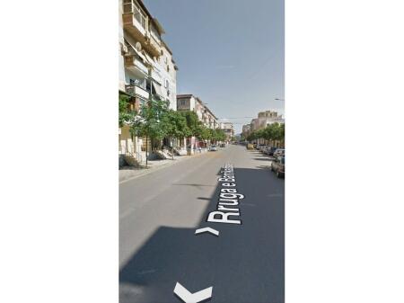 Tirana, vendo uno spazio commerciale Piano terra, 36 m² (VIA BARRIKADAVE)