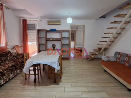 Jepet me qira apartament 1+1 në katin e 4-t të një vile, Durrës