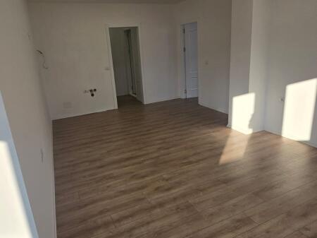 Rruga Fortuzi Shitet Apartament 1+1