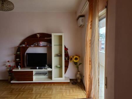 Vila me qera 1+1 tek Rruga Elbasanit (ID BV22456) Tirane.
