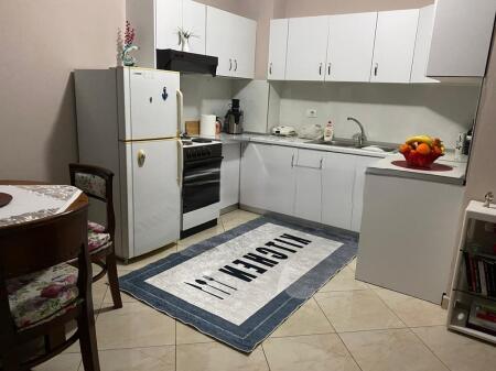 Apartament 1+1 për qira Spitali Amerikan 3, Pranë Golden Park