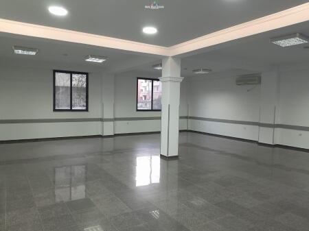 Zyre Me Qera Tek Oxhaku (ID BZ2526) Tirane