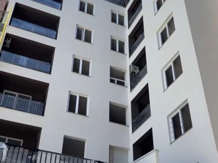 Apartment 1+1 for sale in Kamez