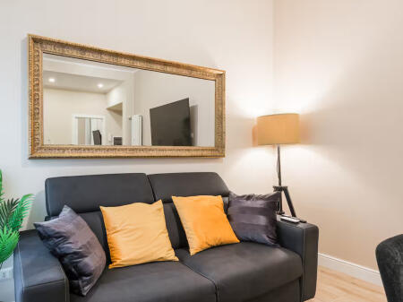 1+1 Apartment for Rent at Materniteti I Ri (ID B2101168) Tirana.
