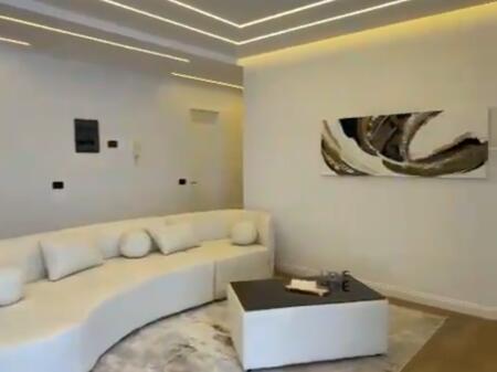 Shitet: Apartament 2+1+2 Petro Nini,(Le Bon)